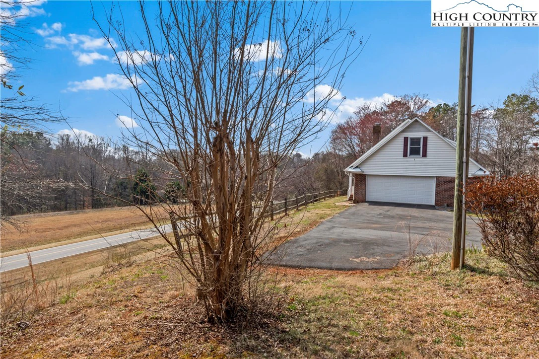 Image number 20 for the current listing