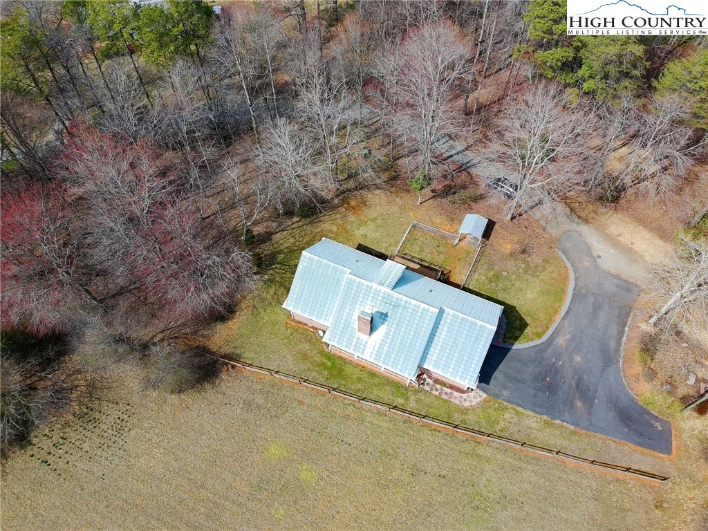 Image number 1 for the current listing
