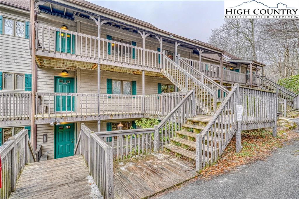 Image number 1 for the current listing