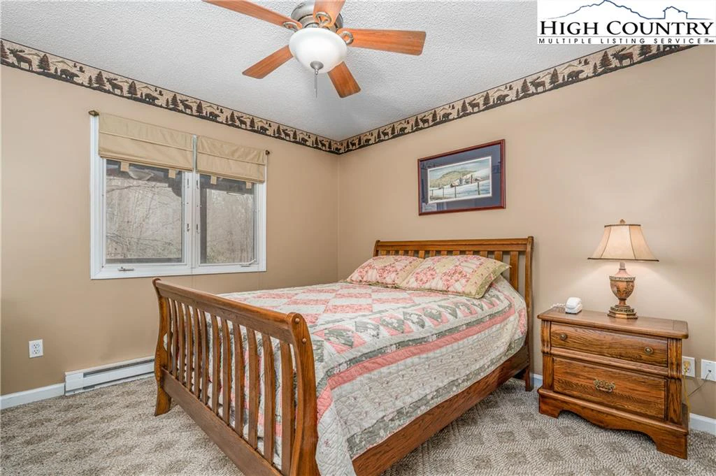 Image number 18 for the current listing