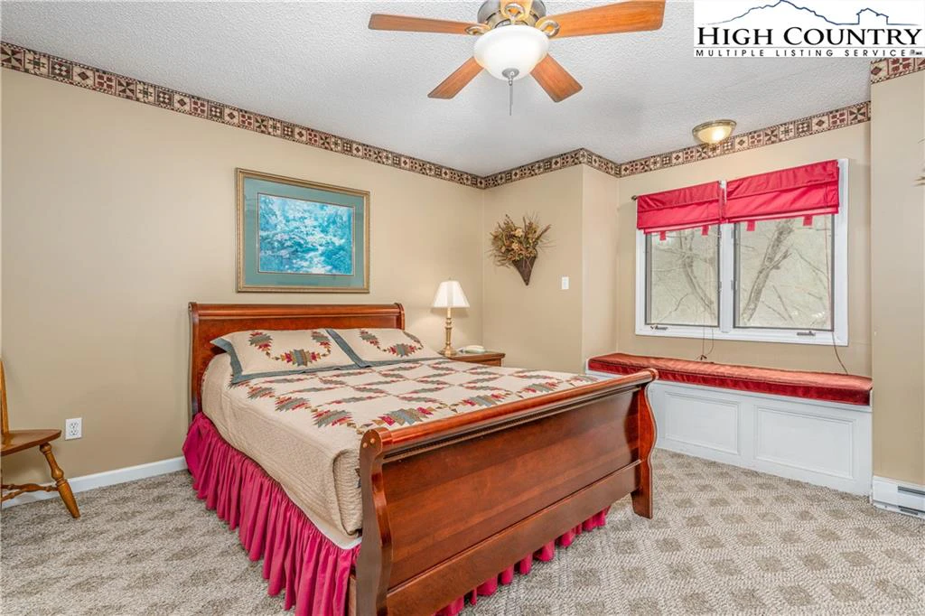 Image number 14 for the current listing