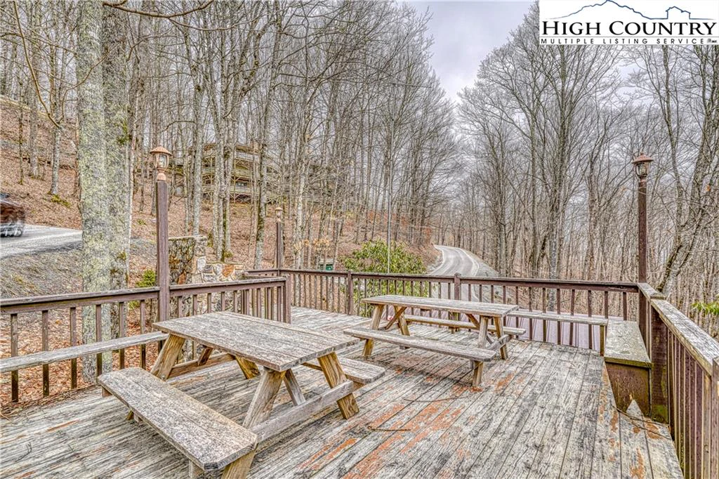 Image number 4 for the current listing