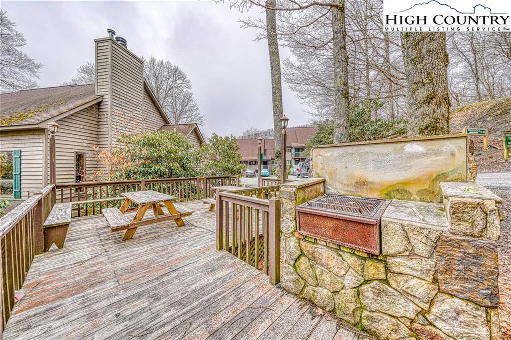 Image number 3 for the current listing