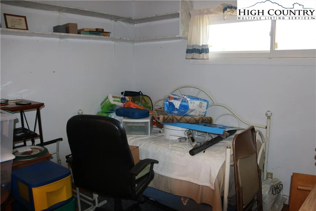 Image number 11 for the current listing