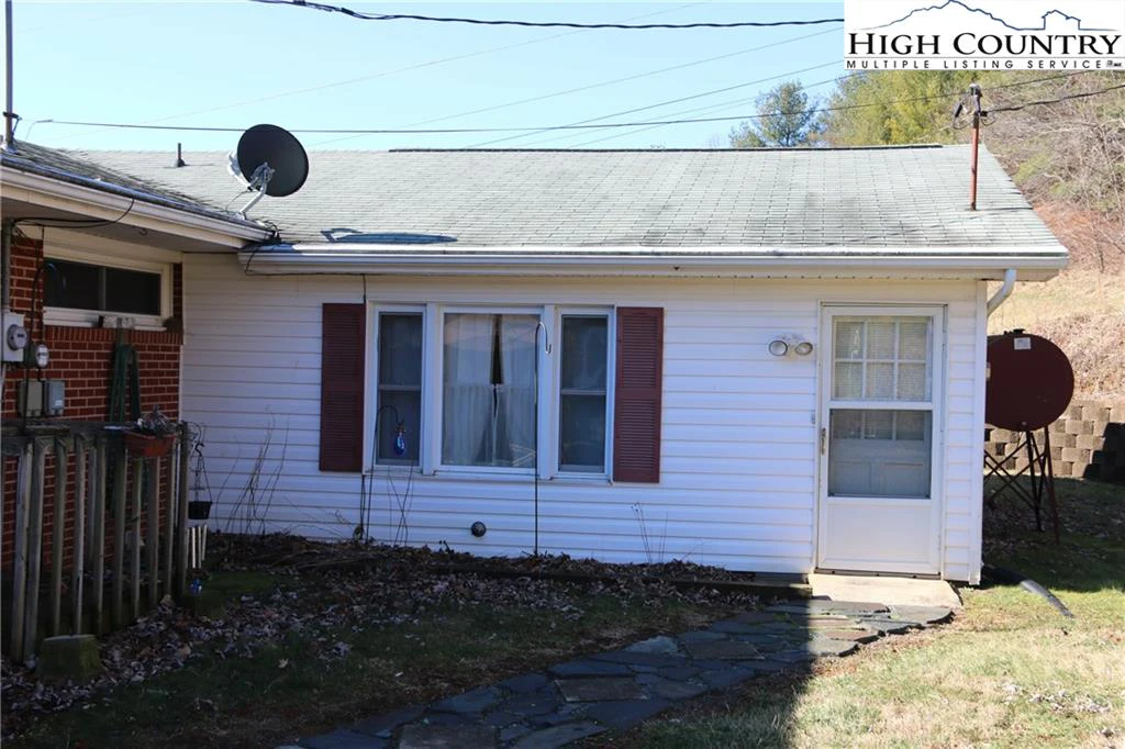 Image number 6 for the current listing