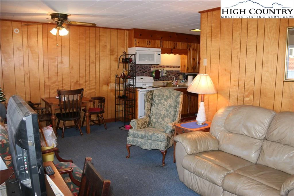 Image number 8 for the current listing