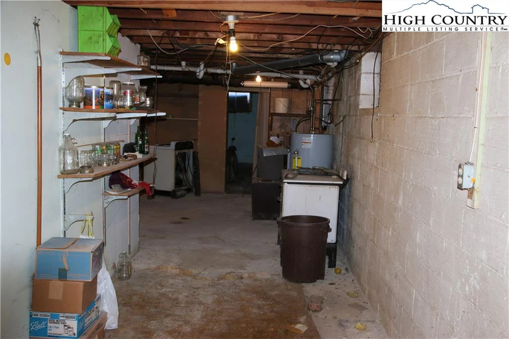 Image number 16 for the current listing