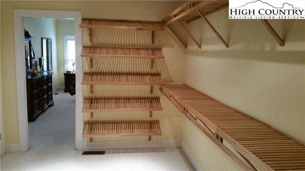 Image number 6 for the current listing