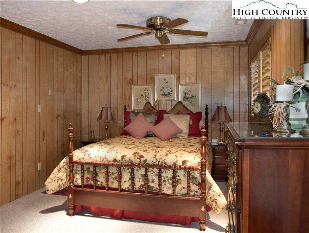 Image number 10 for the current listing