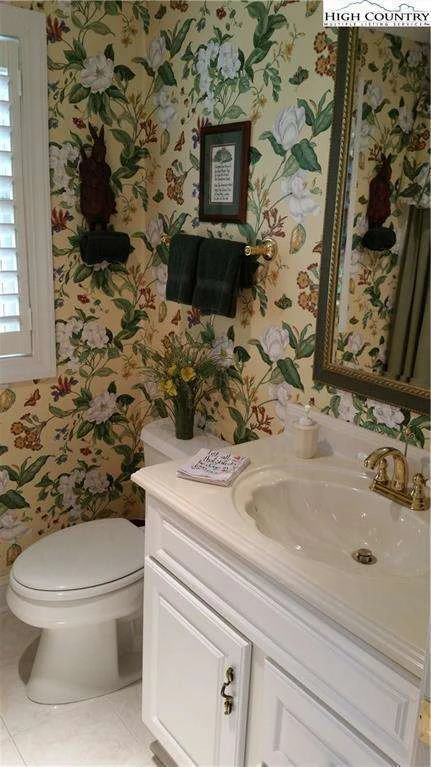 Image number 15 for the current listing