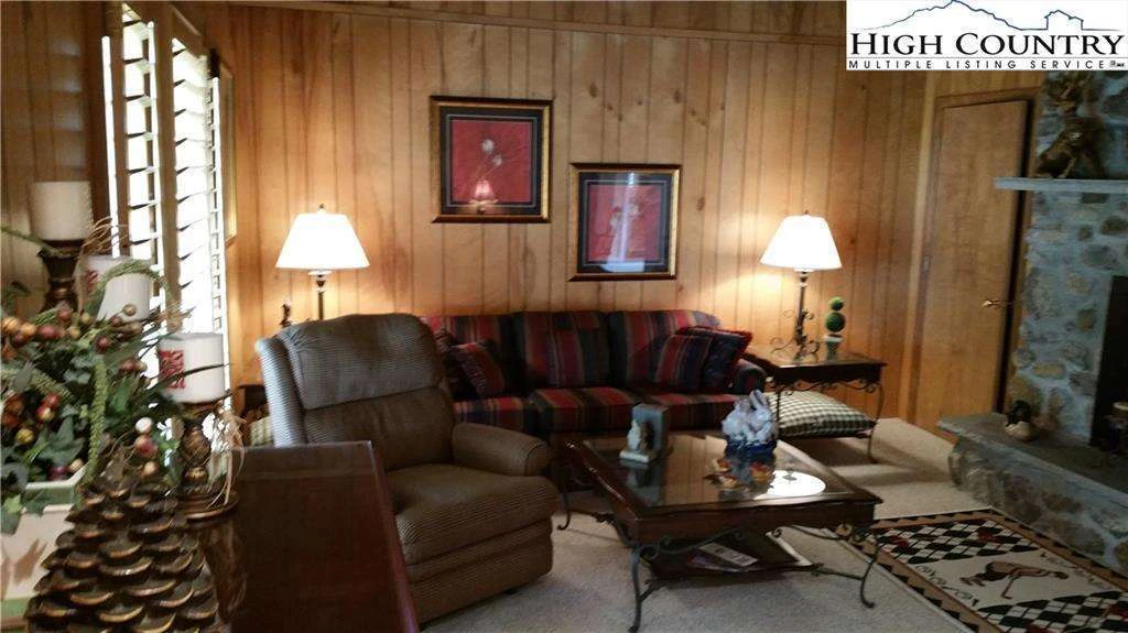 Image number 18 for the current listing