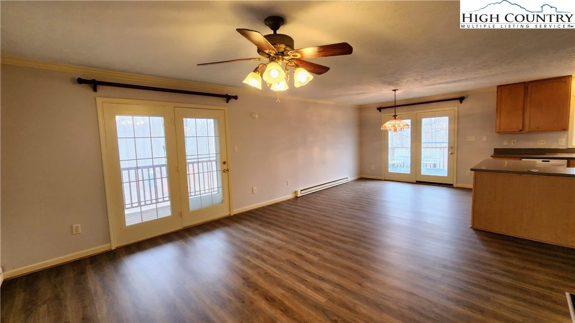 Image number 8 for the current listing