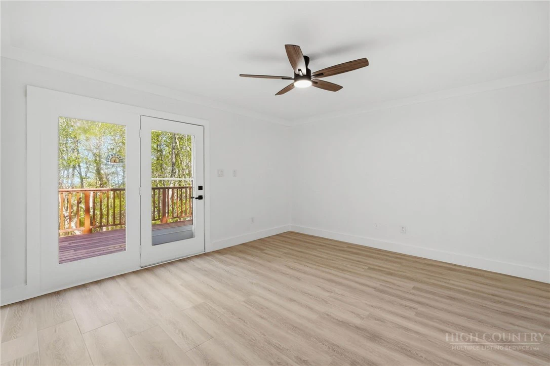Image number 12 for the current listing
