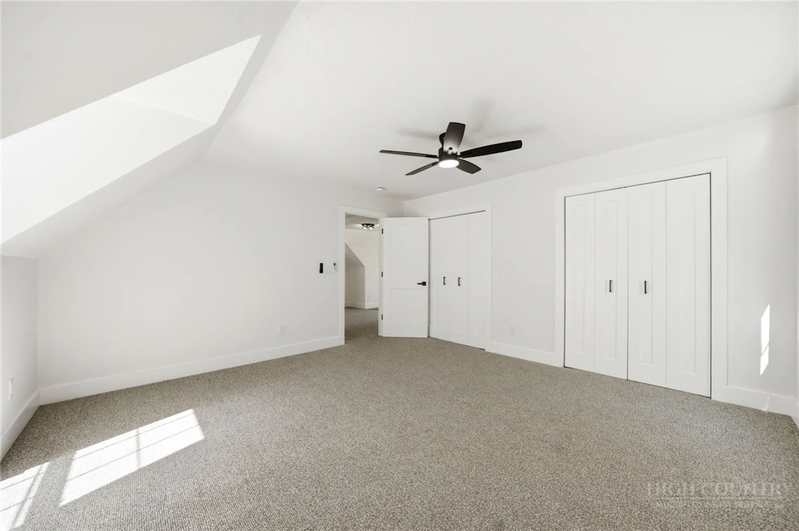 Image number 20 for the current listing