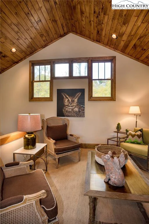 Image number 3 for the current listing