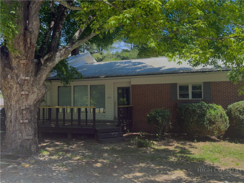 Image number 2 for the current listing