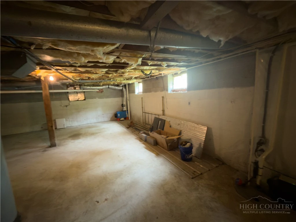 Image number 14 for the current listing