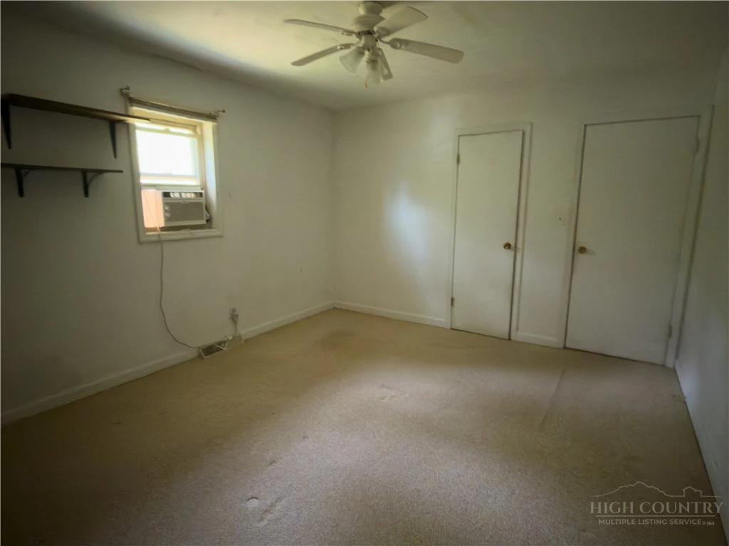 Image number 8 for the current listing