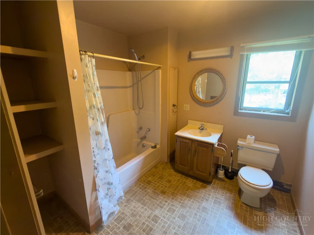 Image number 9 for the current listing