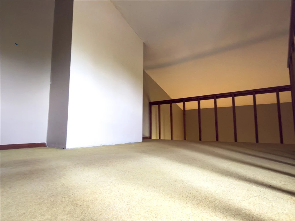 Image number 10 for the current listing