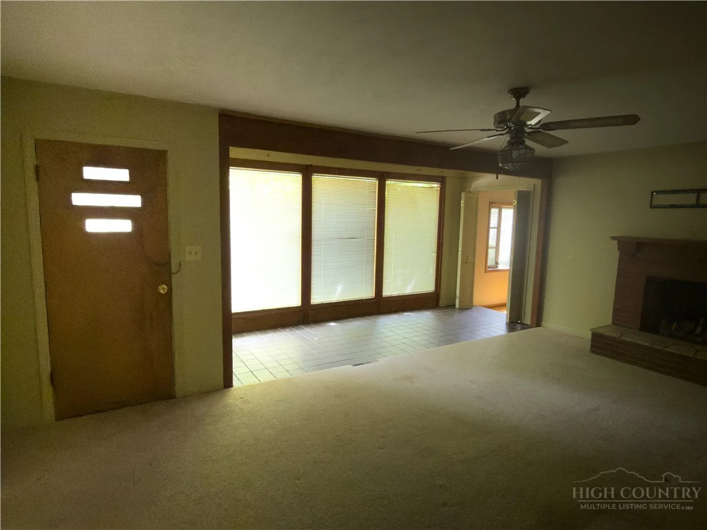 Image number 13 for the current listing