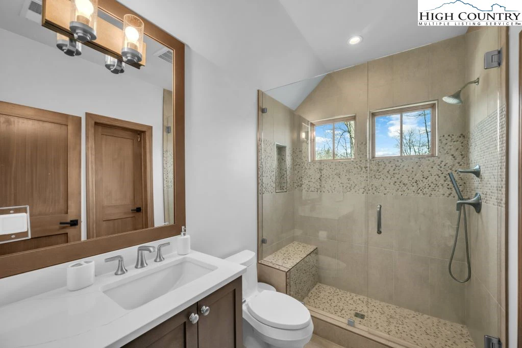 Image number 4 for the current listing