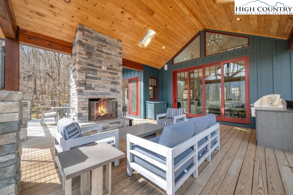Image number 12 for the current listing