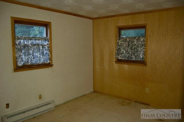 Image number 11 for the current listing
