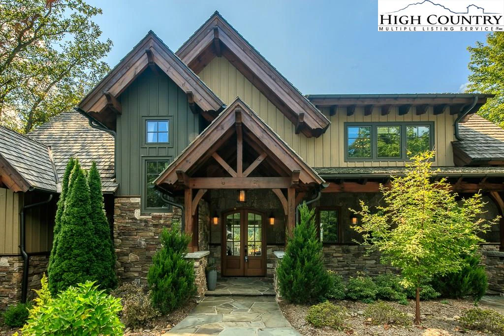 Image number 1 for the current listing