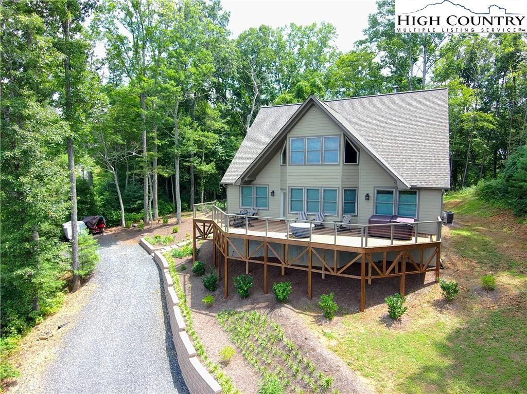 Image number 1 for the current listing