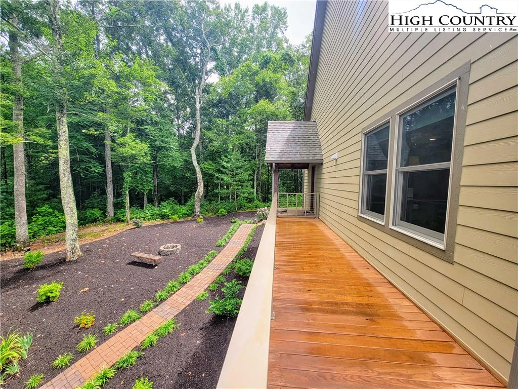Image number 3 for the current listing
