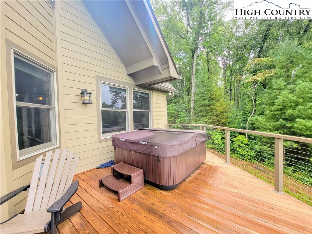 Image number 6 for the current listing