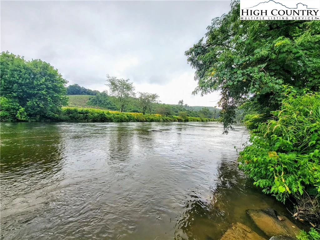 Image number 17 for the current listing