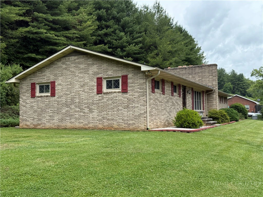 Image number 4 for the current listing