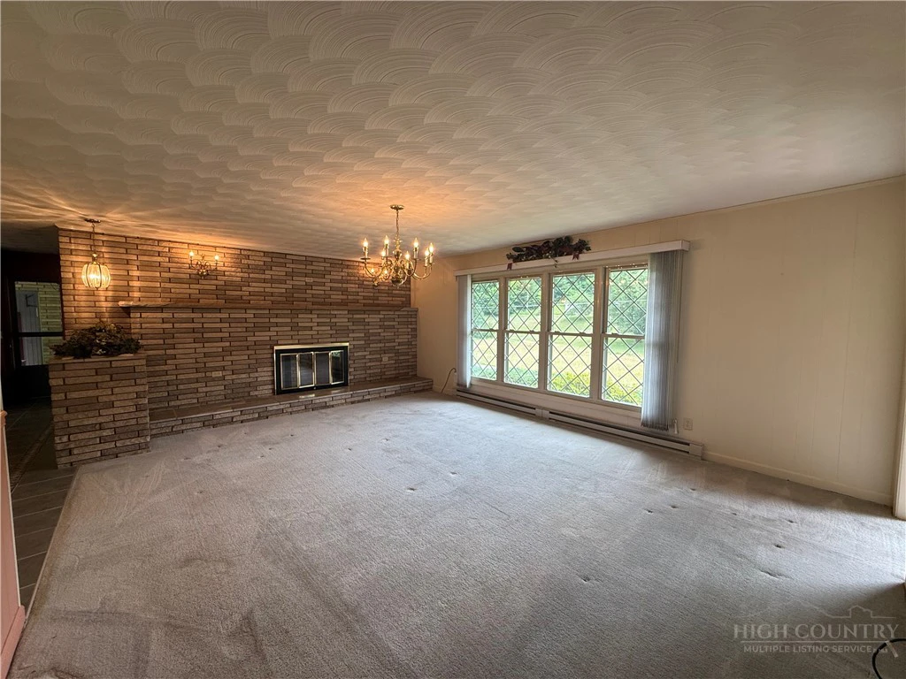 Image number 9 for the current listing