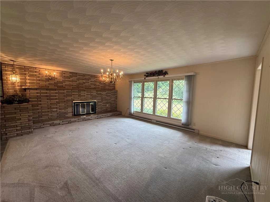Image number 10 for the current listing