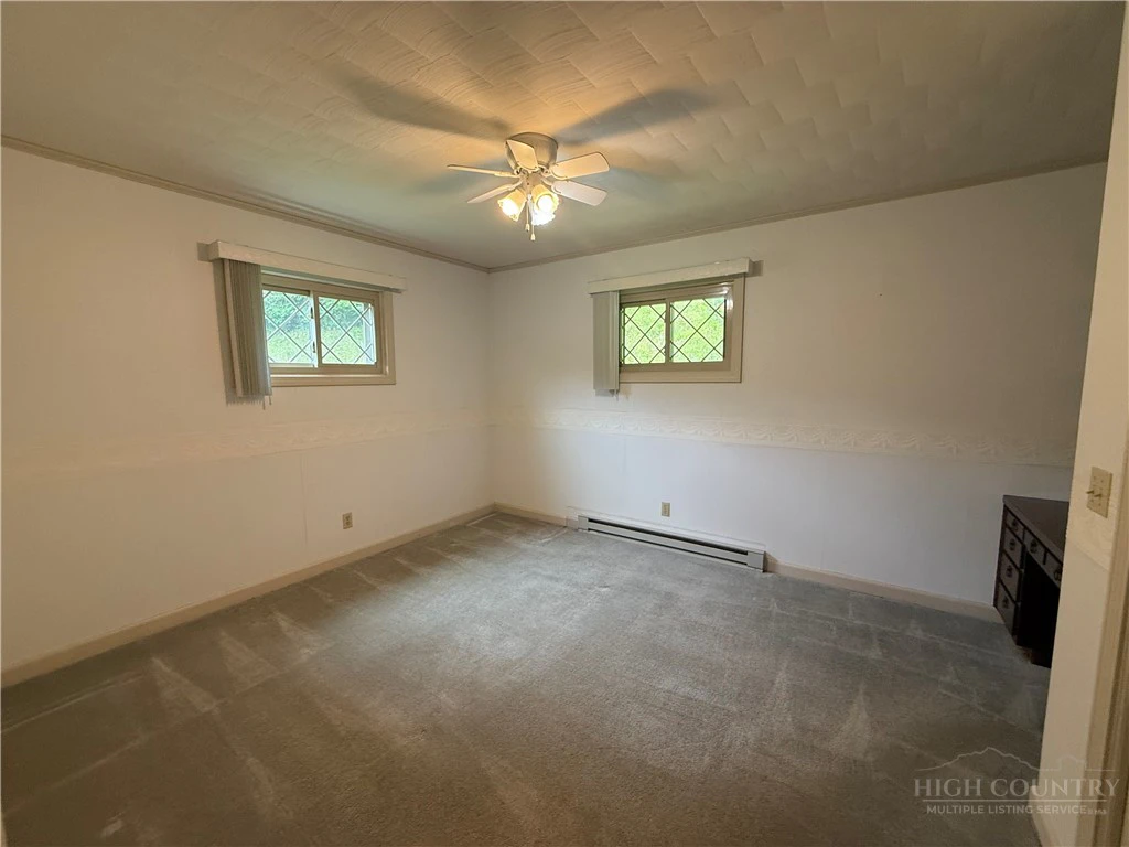 Image number 20 for the current listing