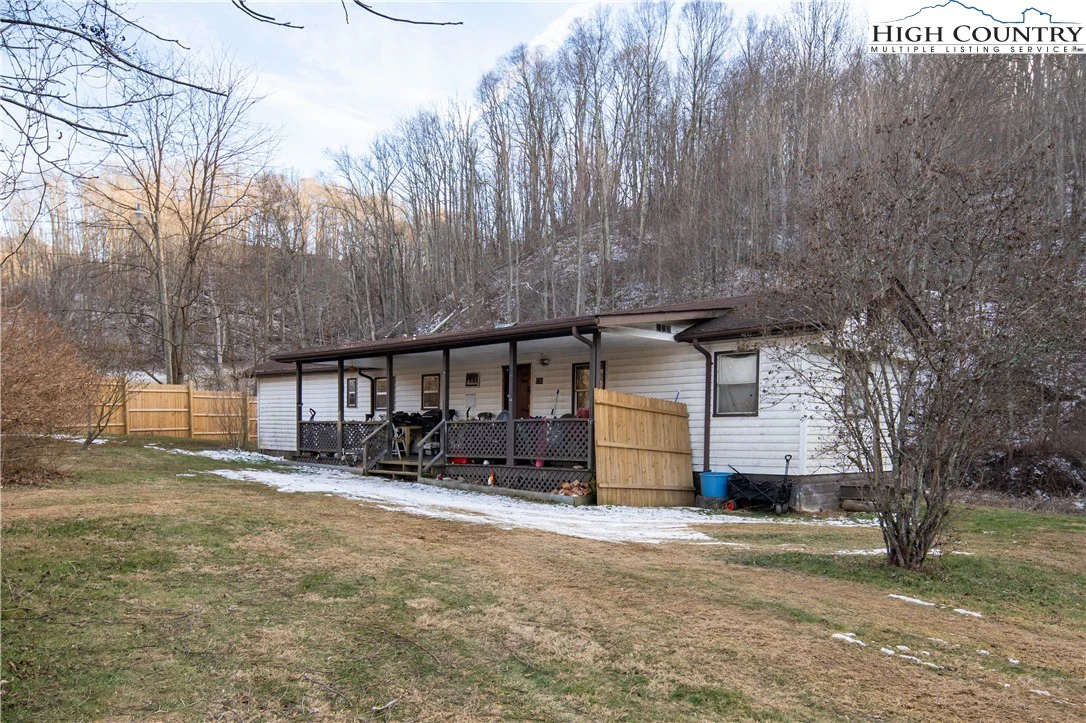 Image number 14 for the current listing