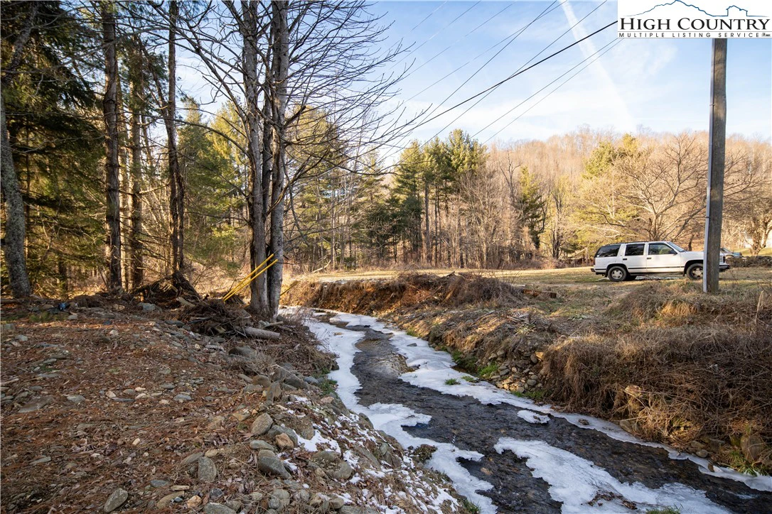 Image number 18 for the current listing