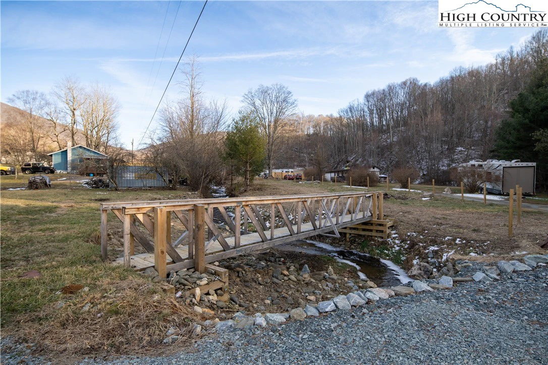 Image number 15 for the current listing