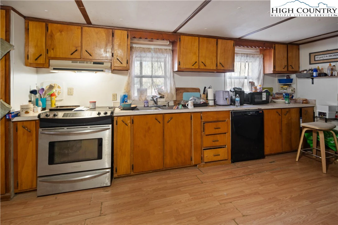 Image number 12 for the current listing