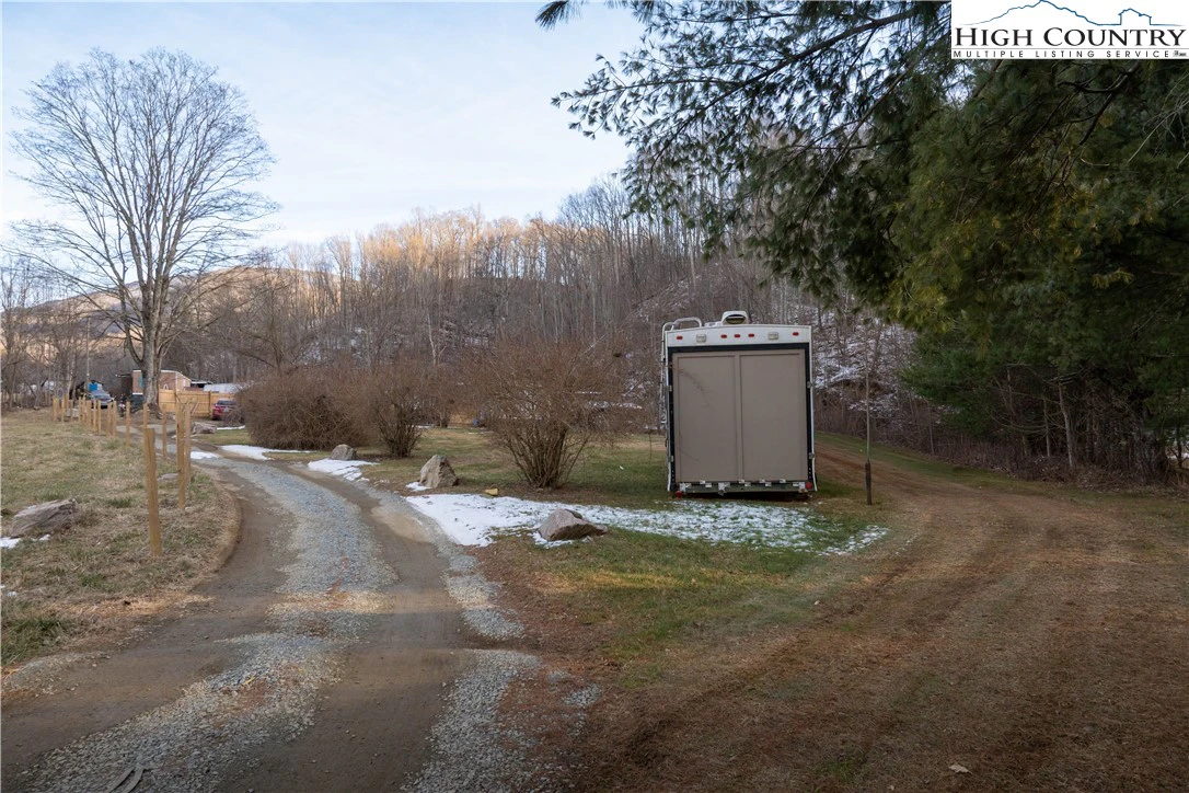 Image number 2 for the current listing