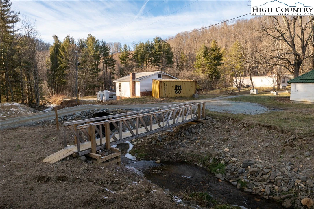 Image number 19 for the current listing