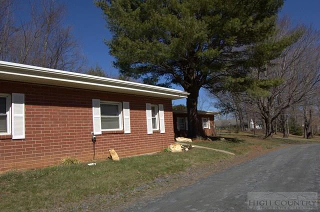 Image number 8 for the current listing