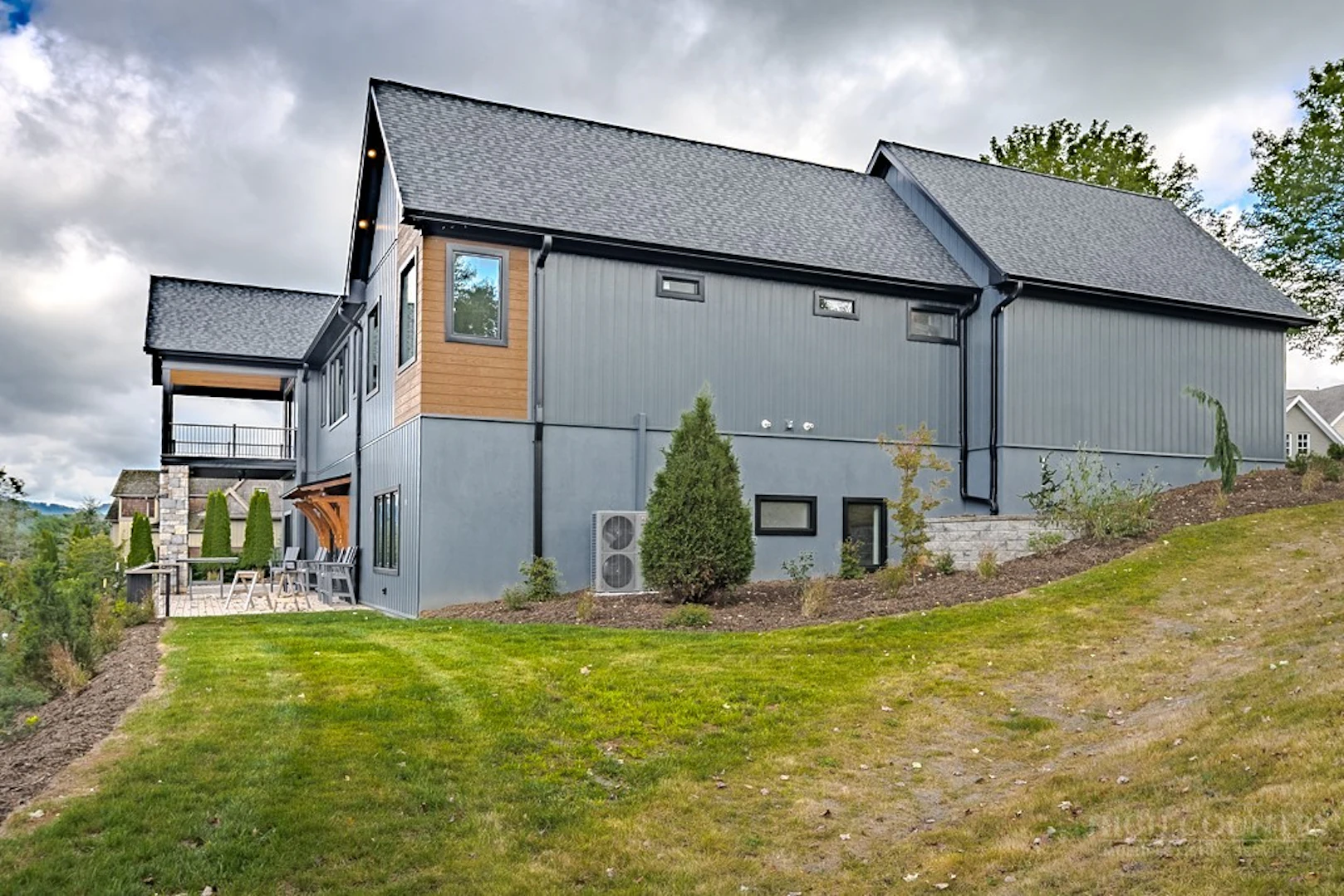 Image number 6 for the current listing
