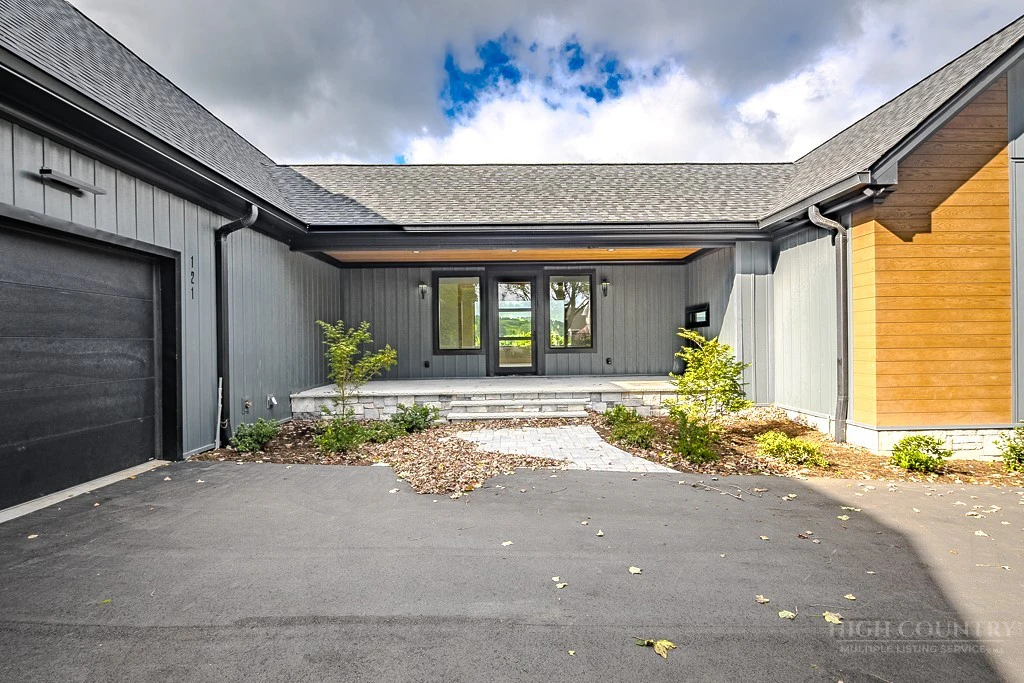 Image number 10 for the current listing