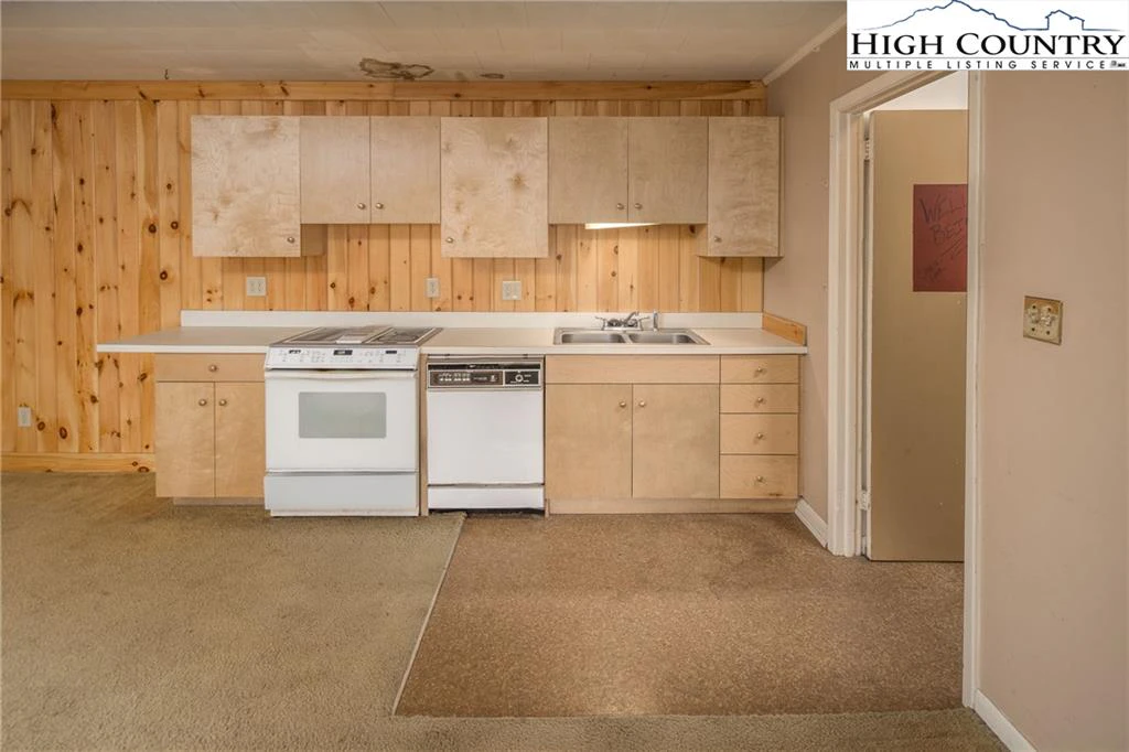 Image number 3 for the current listing