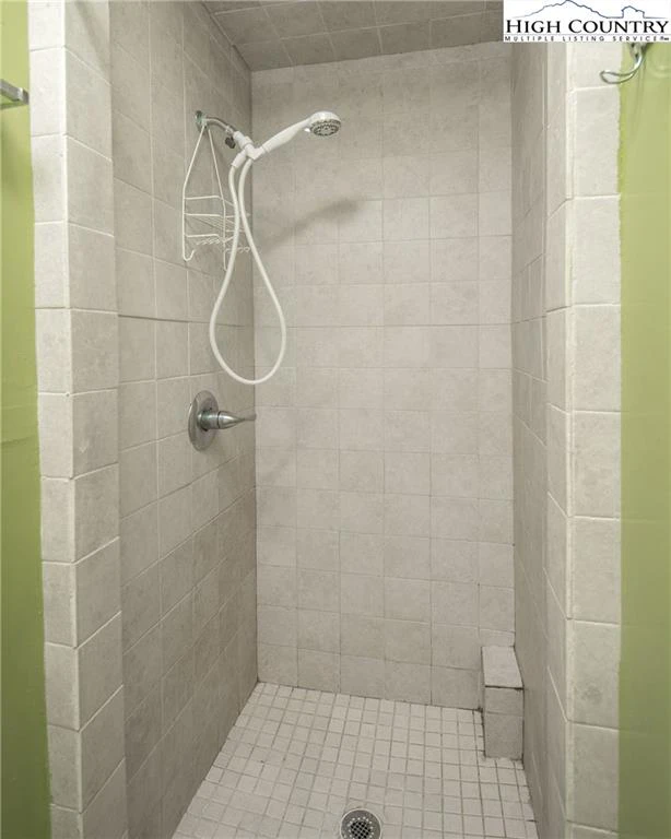 Image number 4 for the current listing