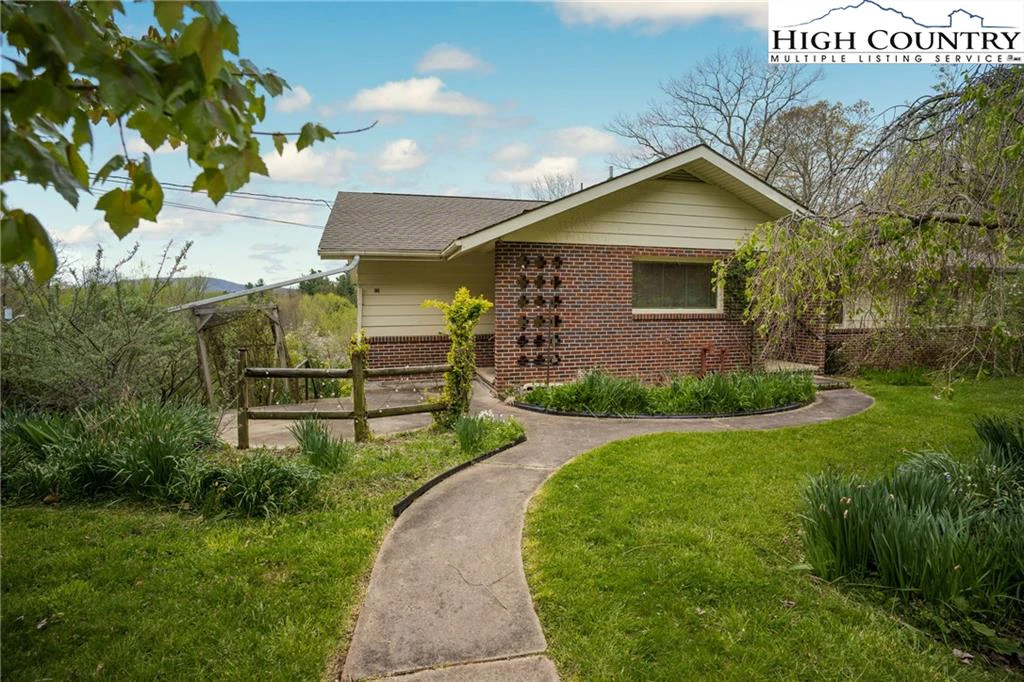 Image number 15 for the current listing