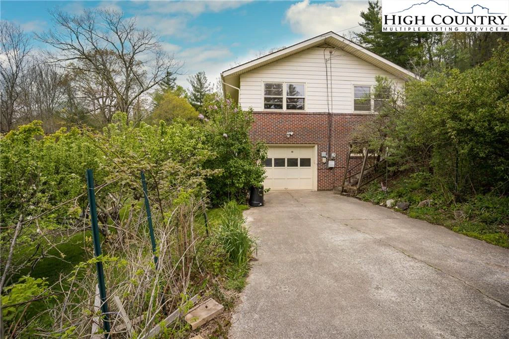 Image number 17 for the current listing